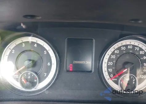 2015 Ram 1500 Tradesman z USA, uszkodzony, nr VIN 3C6JR7DT1FG560385